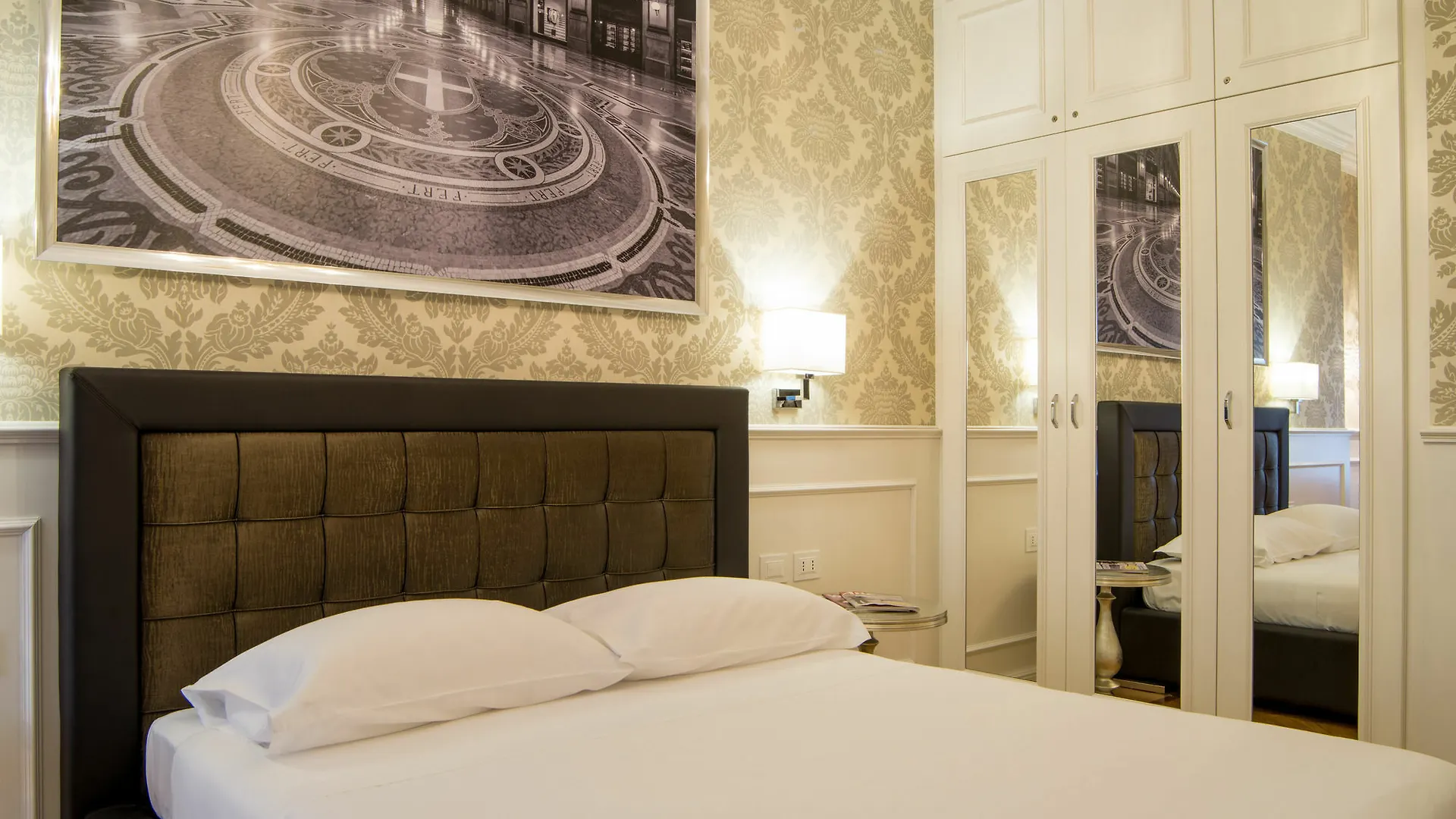 Duomo Rooms Milan 3*,  Italy